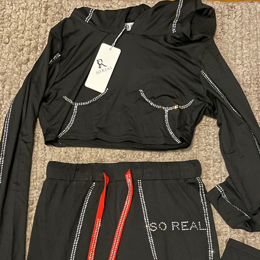 G Suwoo Figure 8 crop hoodie only